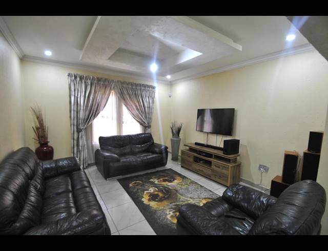 4 BEDROOM HOUSE FOR SALE IN DAWN PARK